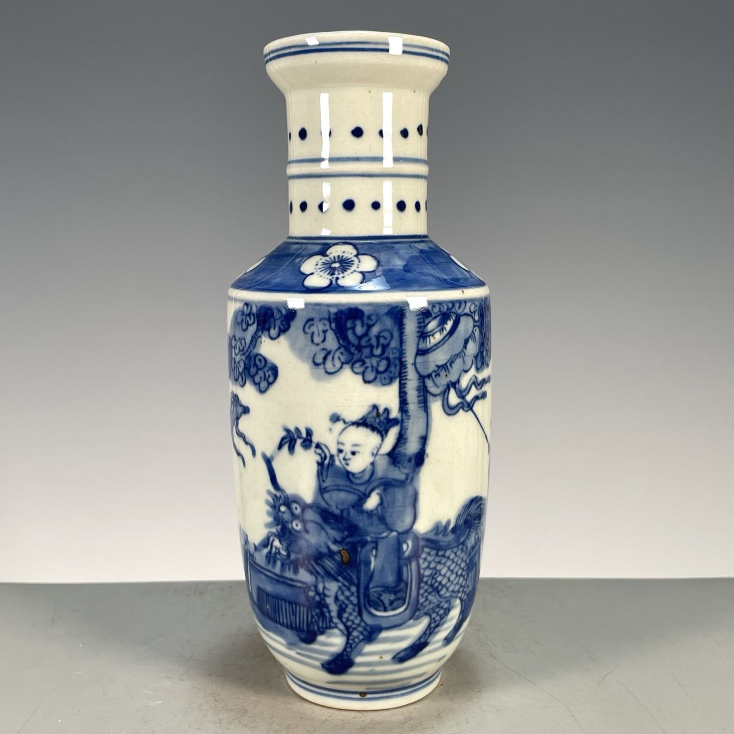 Vintage Collectible Pottery - Blauw en wit porseleinen Rouleau vaas